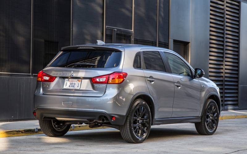 Mitsubishi Outlander Sport GT 2017 SUV Drive